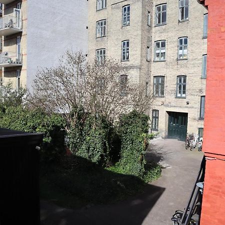 Charming Red Courtyard Apartment كوبنهاجن المظهر الخارجي الصورة