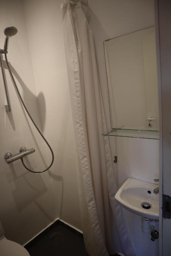 Charming Red Courtyard Apartment كوبنهاجن المظهر الخارجي الصورة