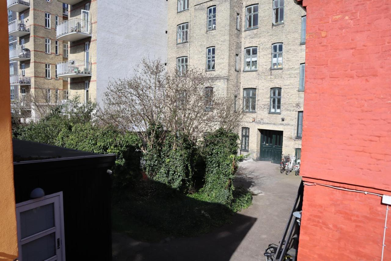 Charming Red Courtyard Apartment كوبنهاجن المظهر الخارجي الصورة
